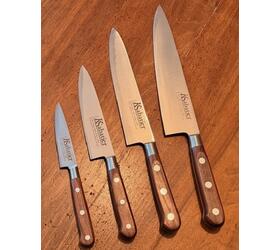 LE SET DES CHEFS de 4 couteaux : Office 10 cm - Cuisines 15/20/23 cm - INOX - MANCHE PALISSANDRE